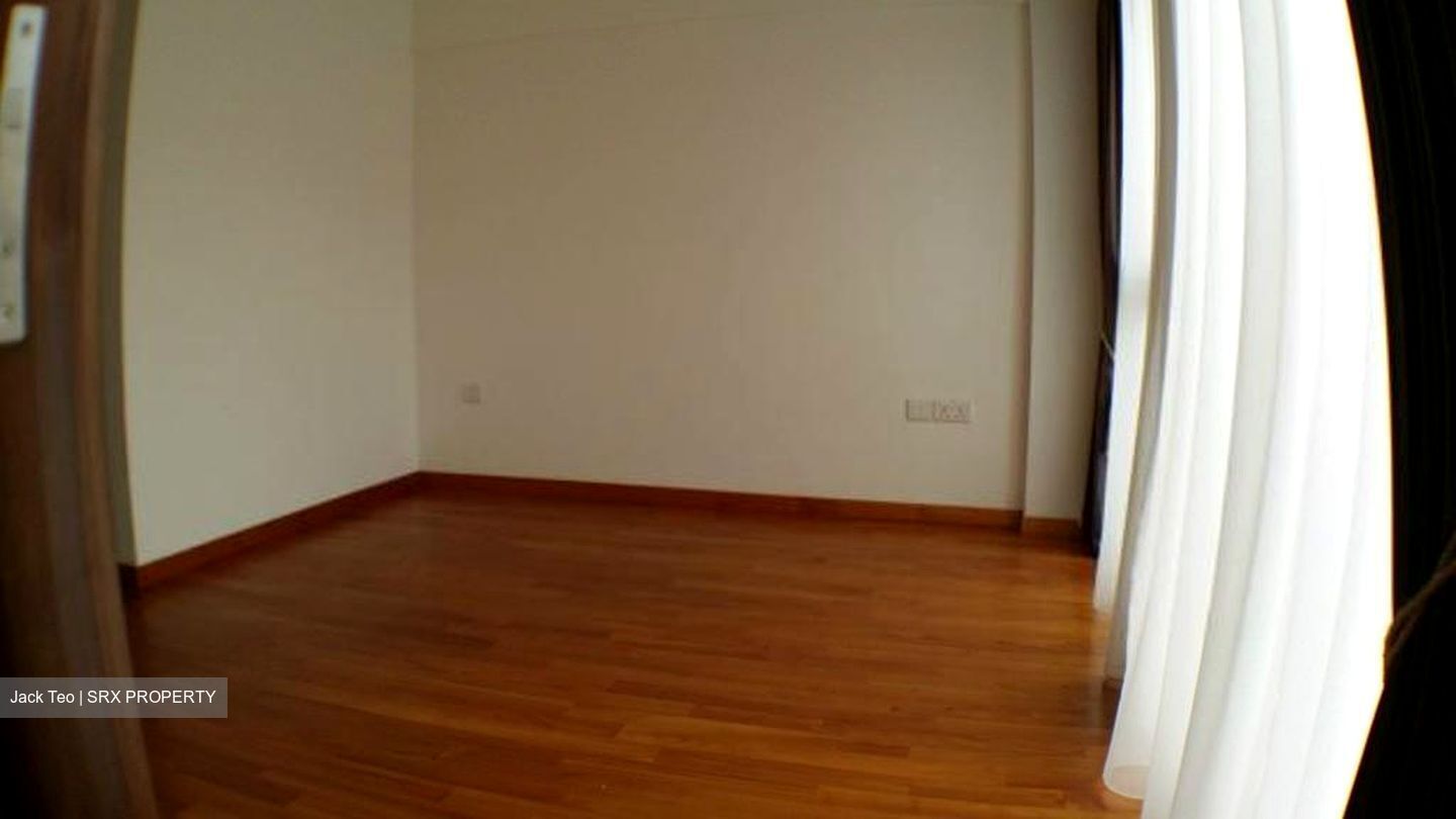 Holland Link (D10), Terrace #396009071